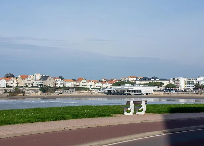 Terracotta Apartment *